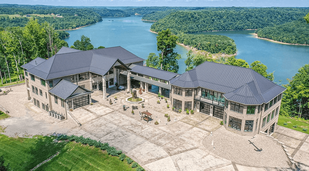 60+ Acre Lakefront Estate In Tennessee (PHOTOS)