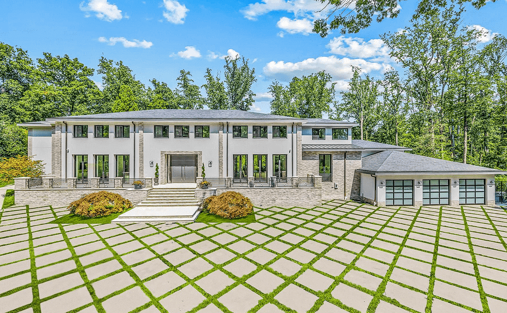 Maryland Home With Indoor Pool (PHOTOS + FLOOR PLANS)