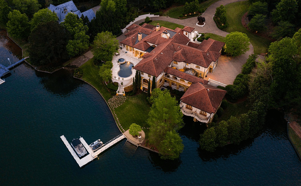 Italian Inspired Lakefront Home In Alabama (PHOTOS)
