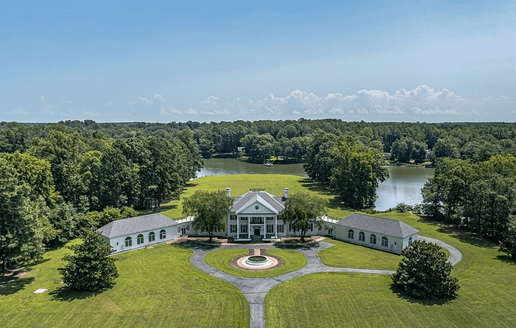 88 Acre Waterfront Estate In Kilmarnock, Virginia (PHOTOS)
