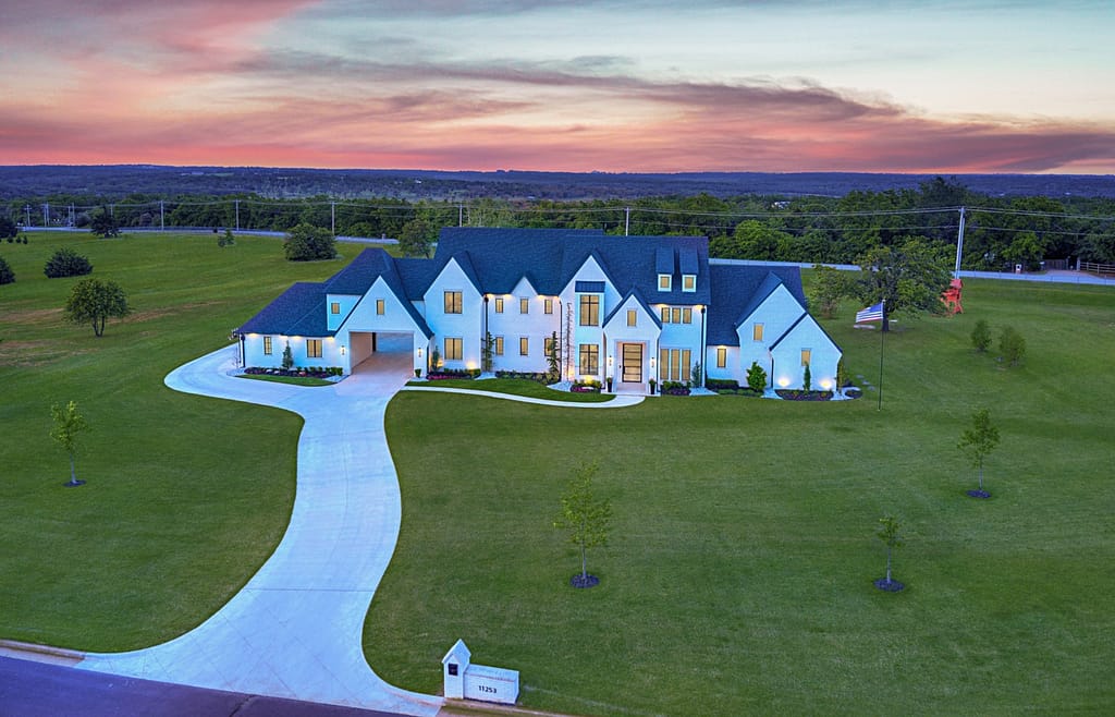 2 Million Brick Home In Arcadia, Oklahoma (PHOTOS)