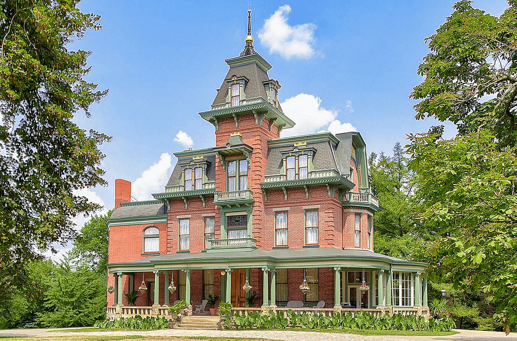 Historic Victorian Style Home In Pittsburgh, PA (PHOTOS)