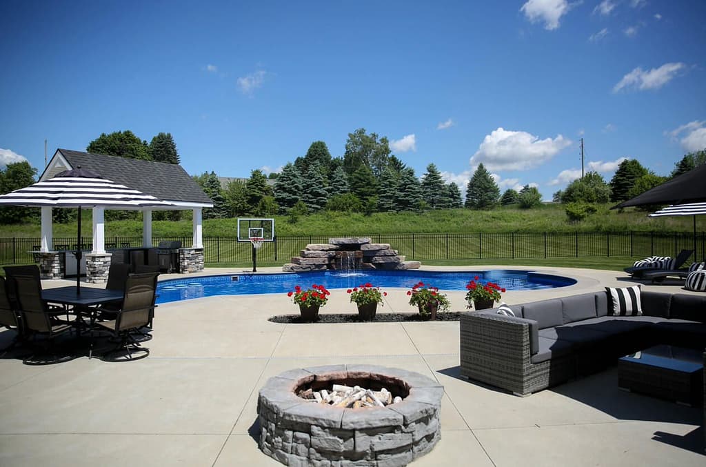 $1.6 Million Michigan Home With Indoor Basketball Court (PHOTOS)