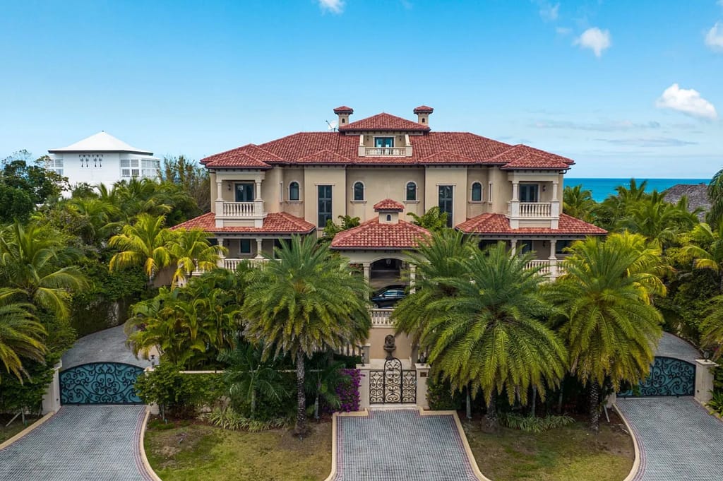 32 Million Beachfront Home In The Bahamas (PHOTOS) Homes of the Rich
