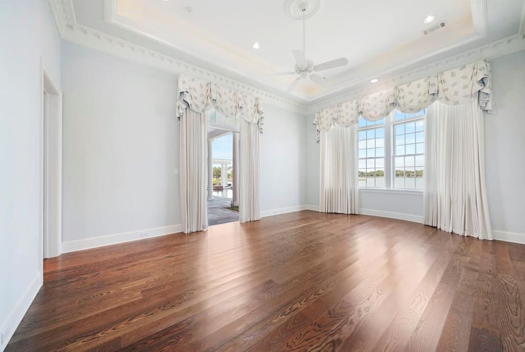 $5 Million Waterfront Home In Spring, Texas (PHOTOS)