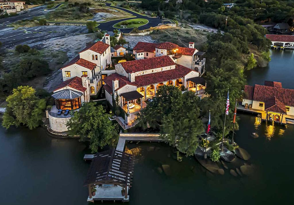 $9 Million Lakefront Home In Horseshoe Bay, Texas