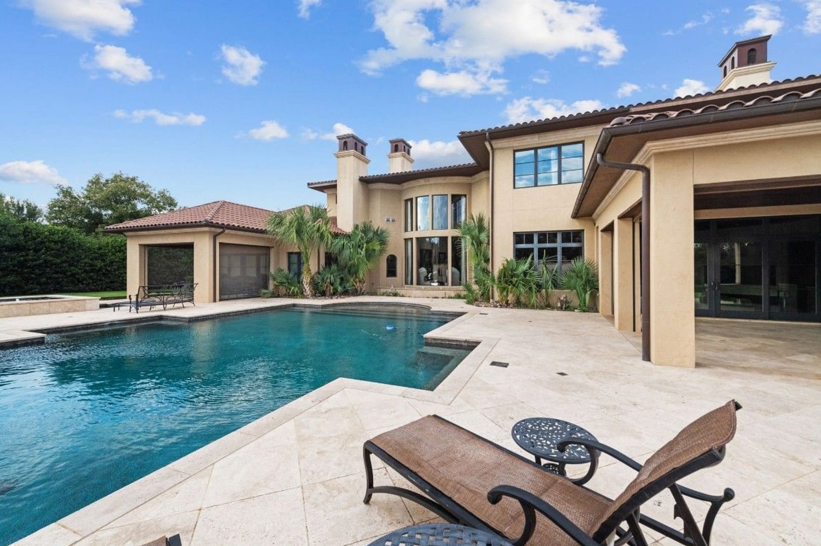 Texas Home With Indoor B-Ball Court & Bowling Alley (PHOTOS)