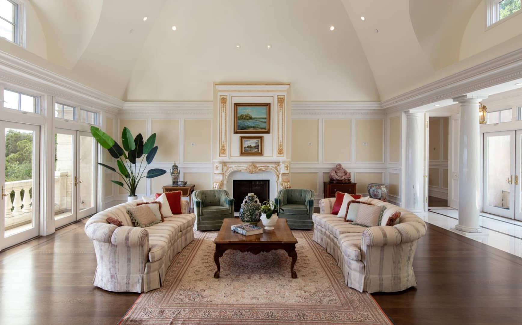 European Inspired Home In Woodside, California (PHOTOS)