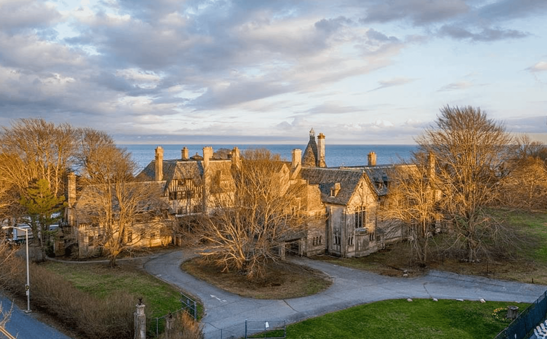 Historic Mansion In Newport, Rhode Island (PHOTOS) - Homes