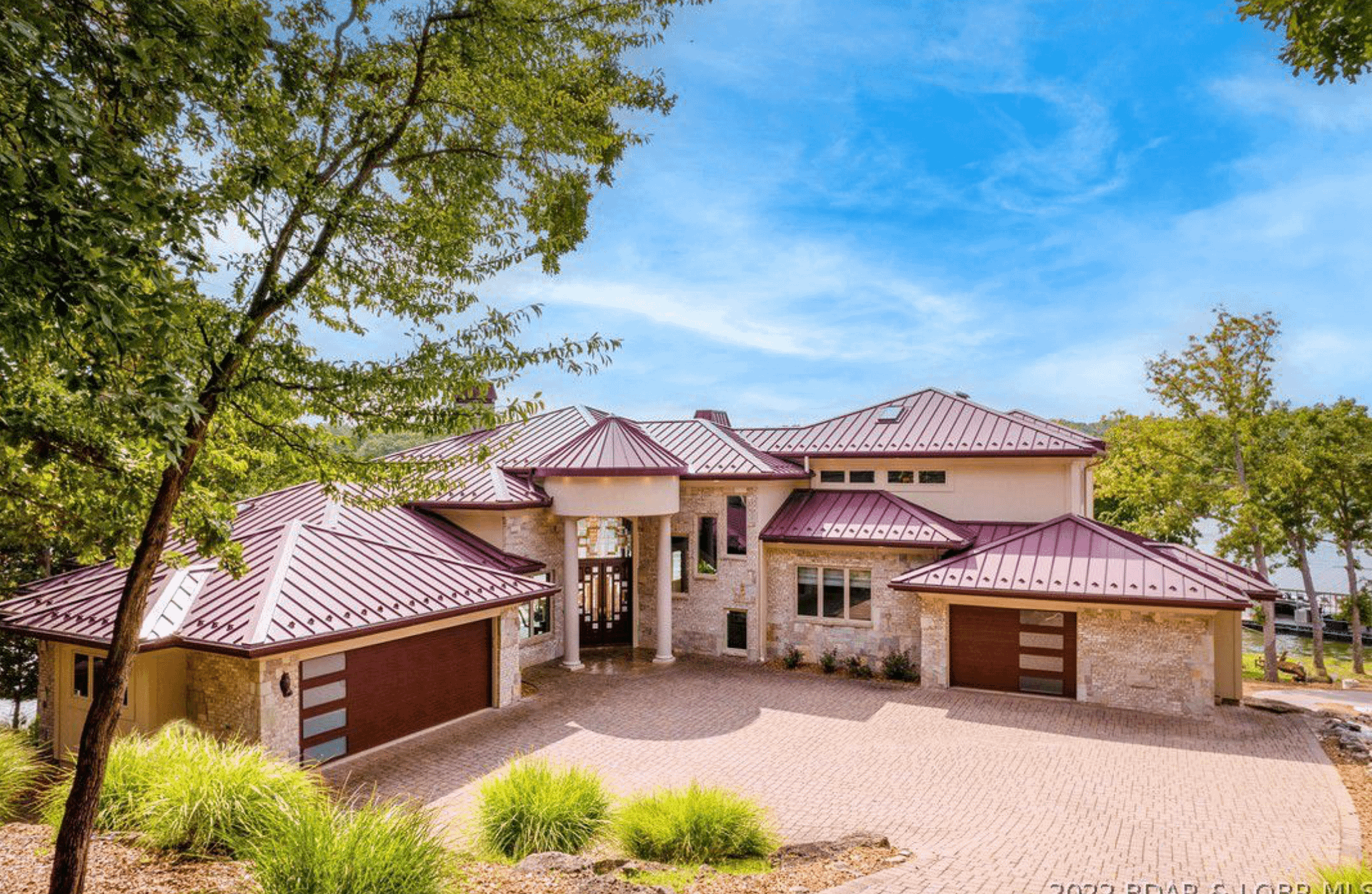 3.95 Million Lakefront Home In Missouri (PHOTOS)