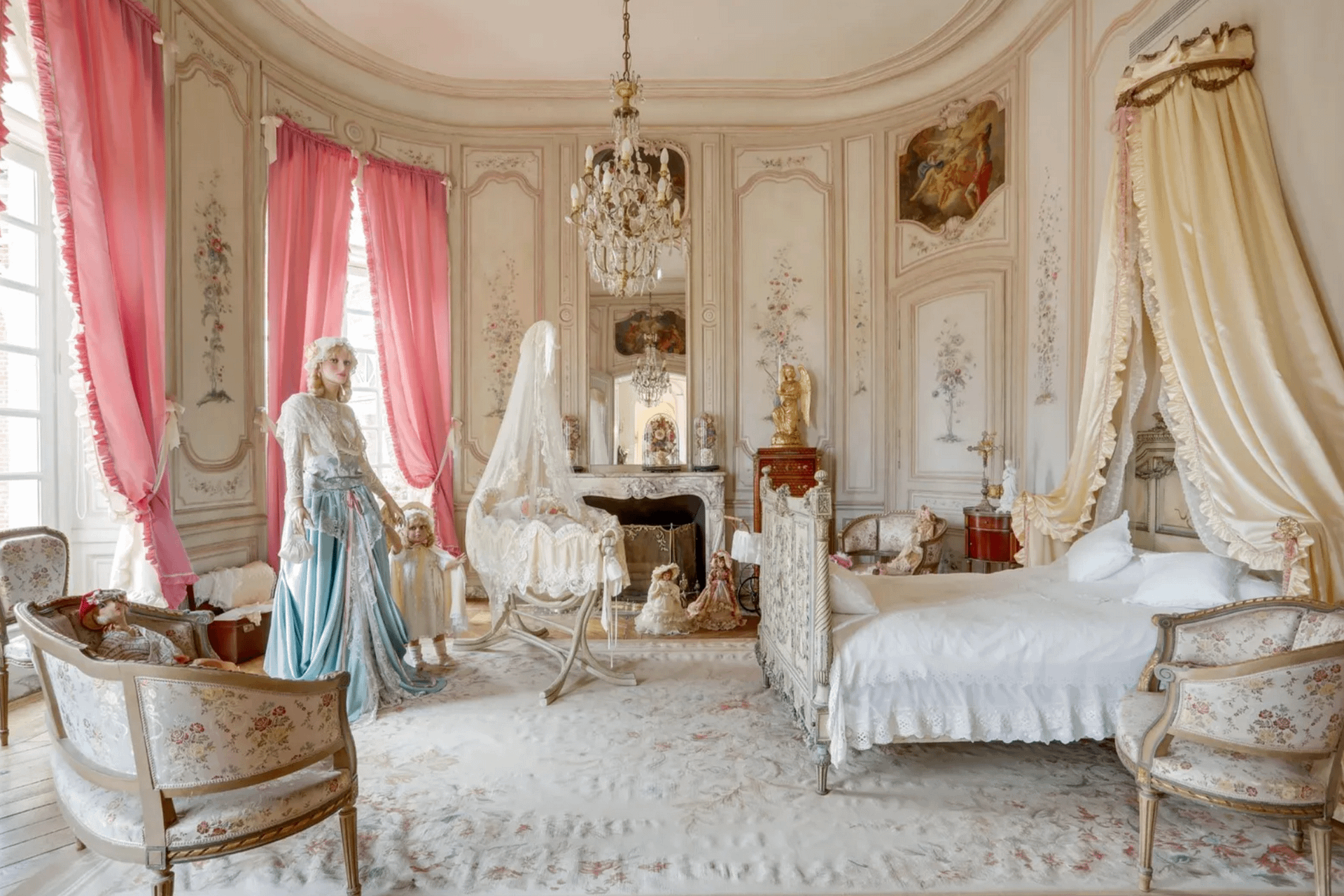 16,000 Square Foot Historic Chateau In France (PHOTOS)