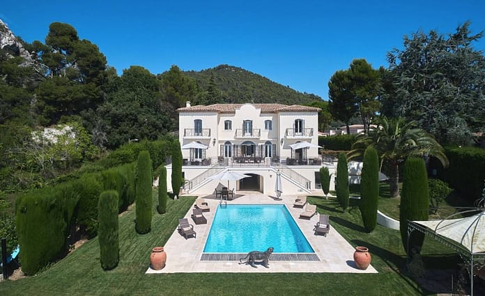 Luxury Villa In France With Breathtaking Sea Views - Homes of the Rich