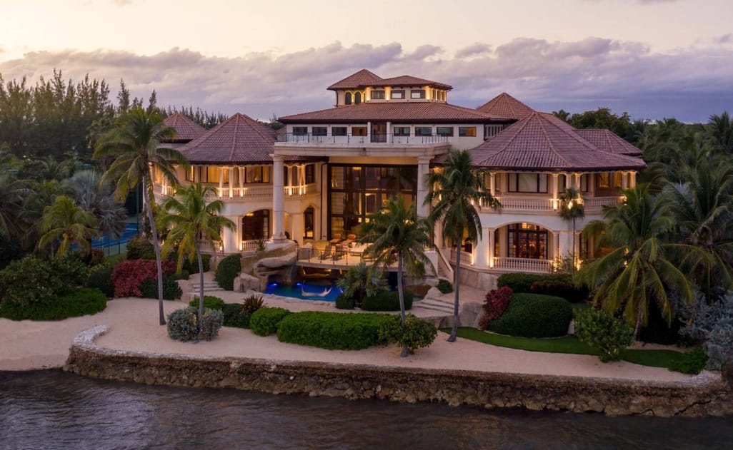 Amazing Beachfront Home In The Cayman Islands
