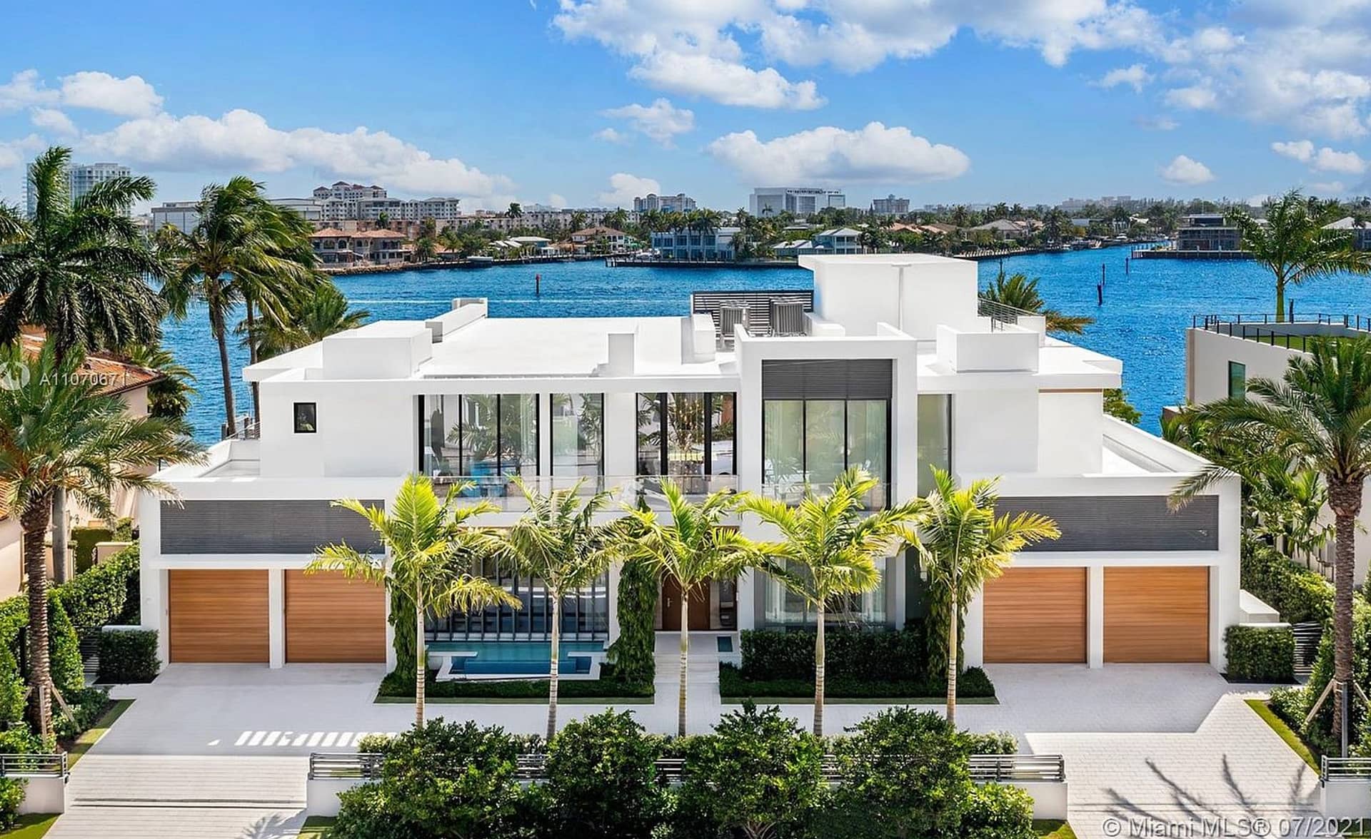 $31 Million Modern Waterfront New Build In Fort Lauderdale, Florida - Homes  of the Rich