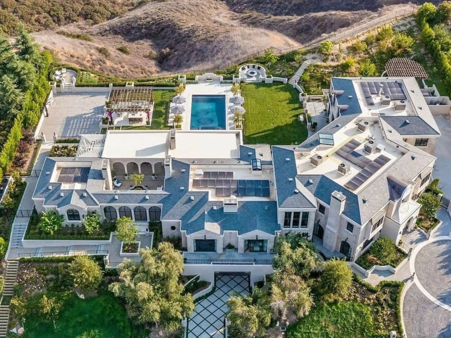 Inside Clay Matthews' $25 Million California Home (PHOTOS)