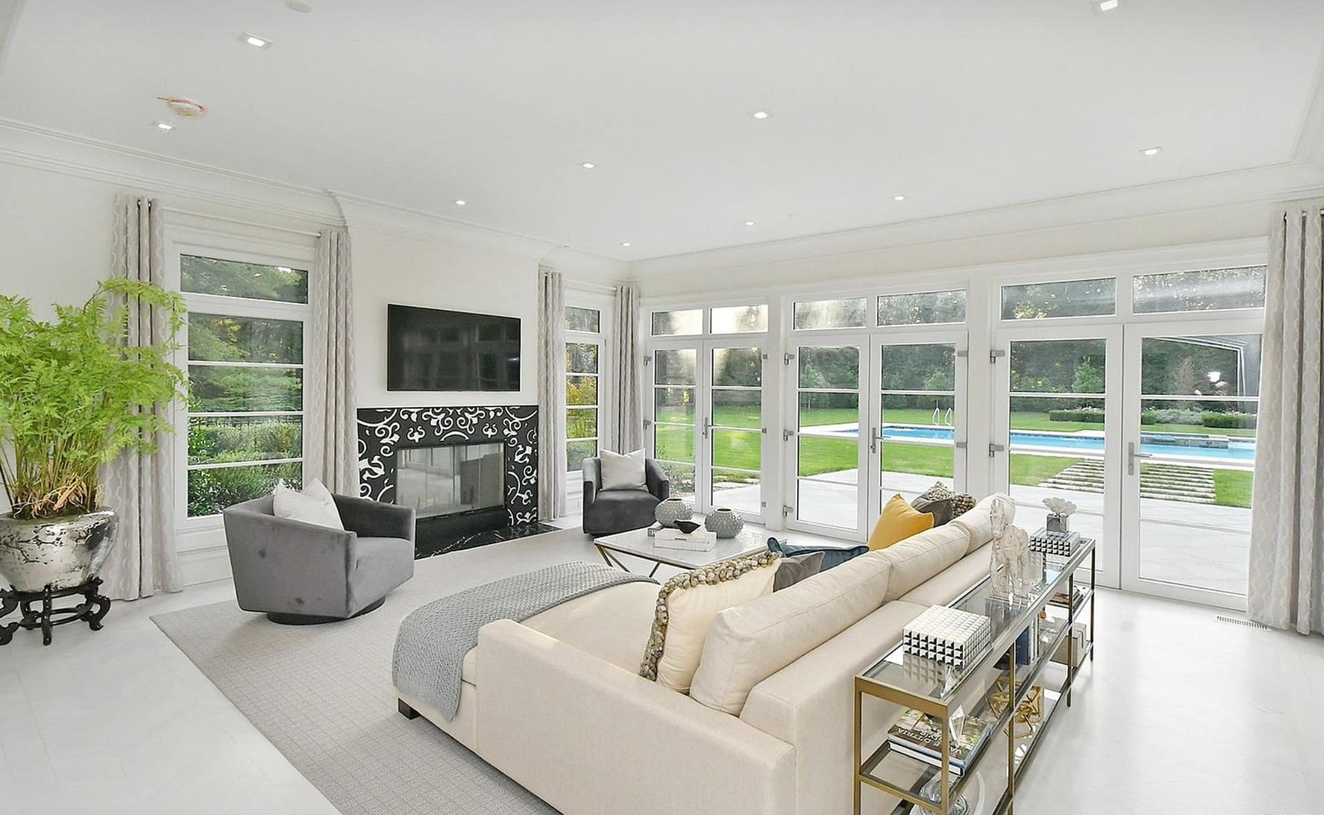 5 Million Brick & Stone New Build In Old Westbury, New York (PHOTOS