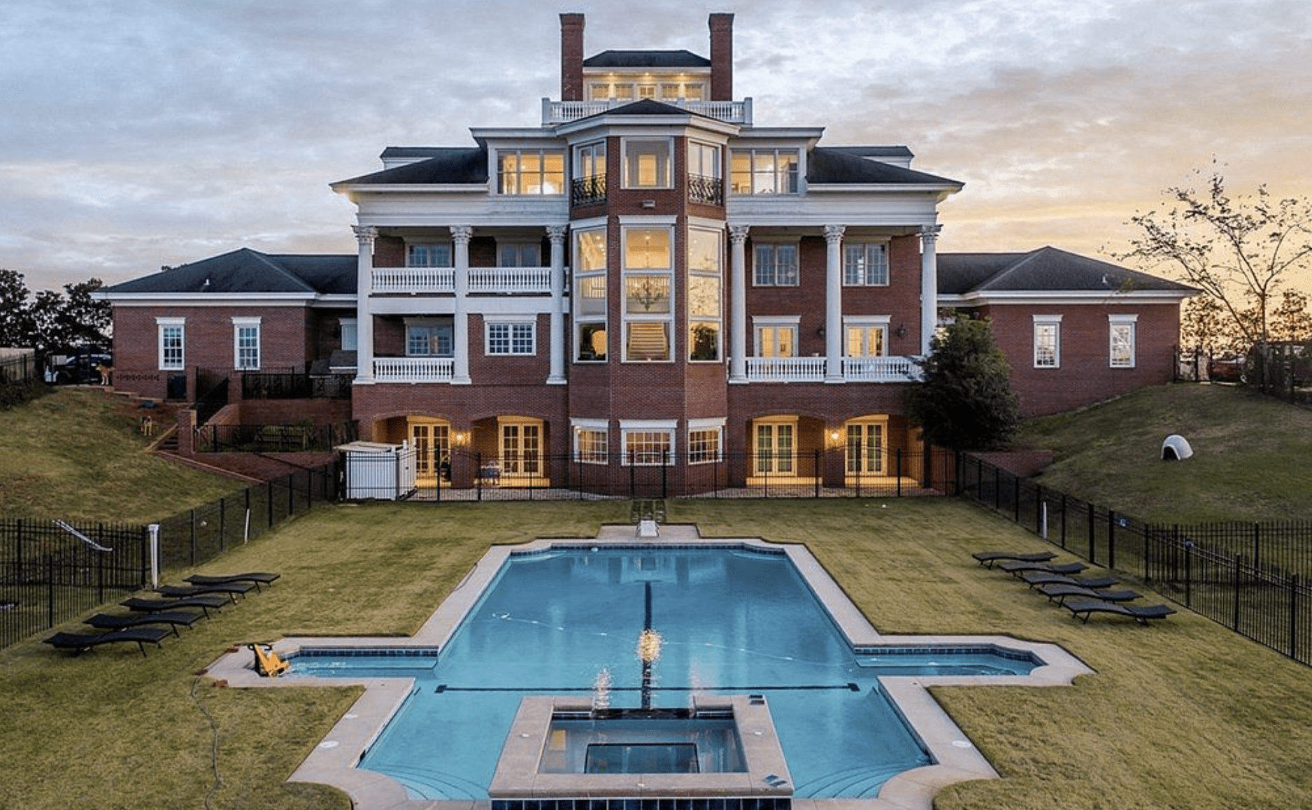 Brick Home On 250+ Acres In Newton, Alabama (PHOTOS)
