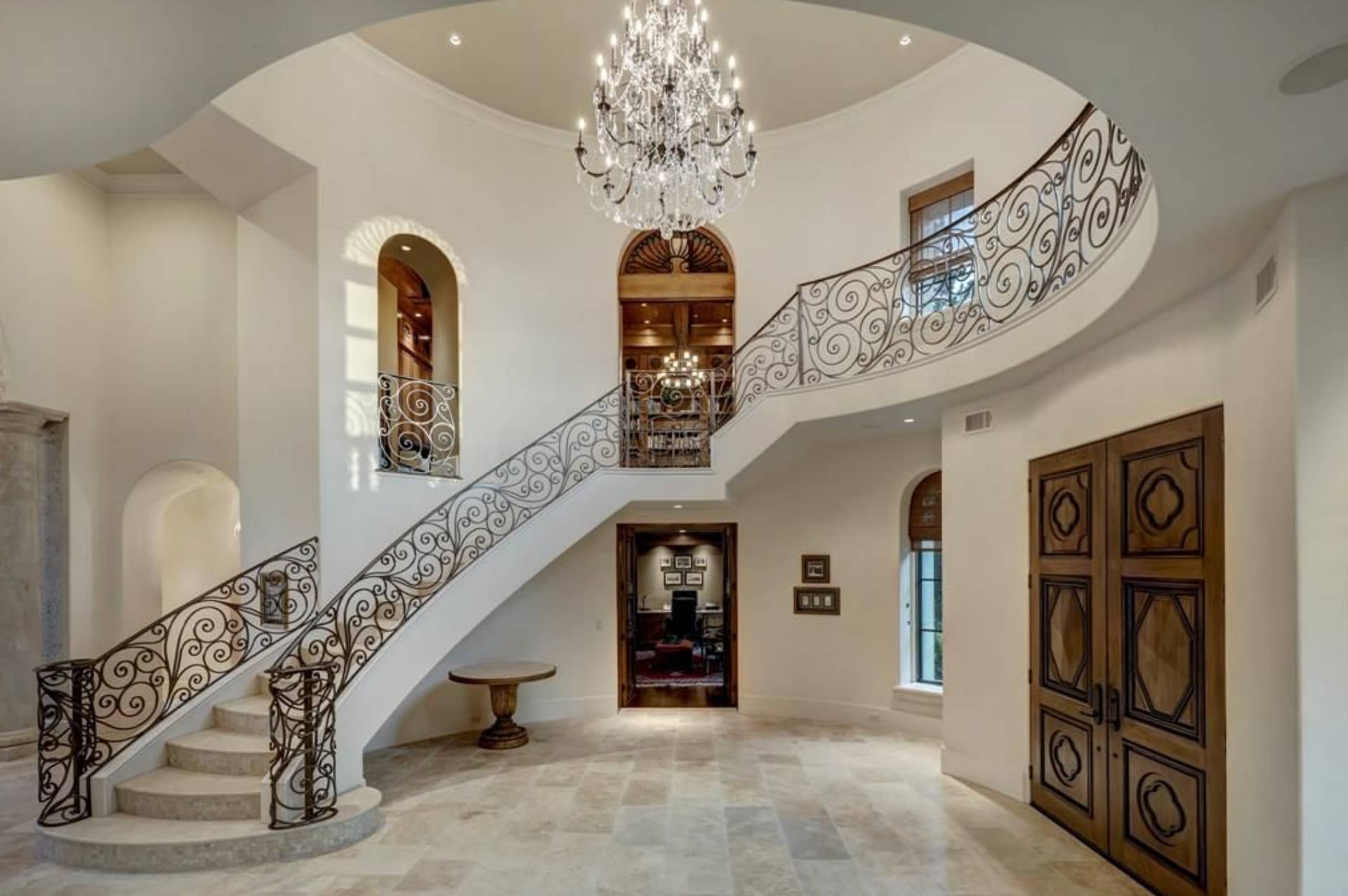 Houston Home With 2-Story Library & Tennis Court (PHOTOS)