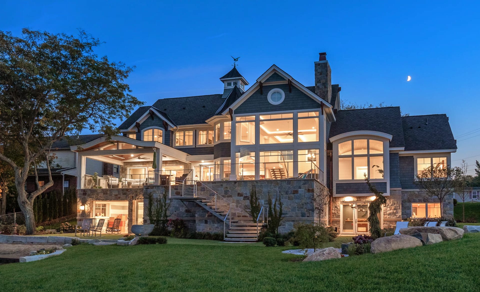 Stunning Lakefront Home By AZD Associates, Inc (PHOTOS + VIDEO) Homes