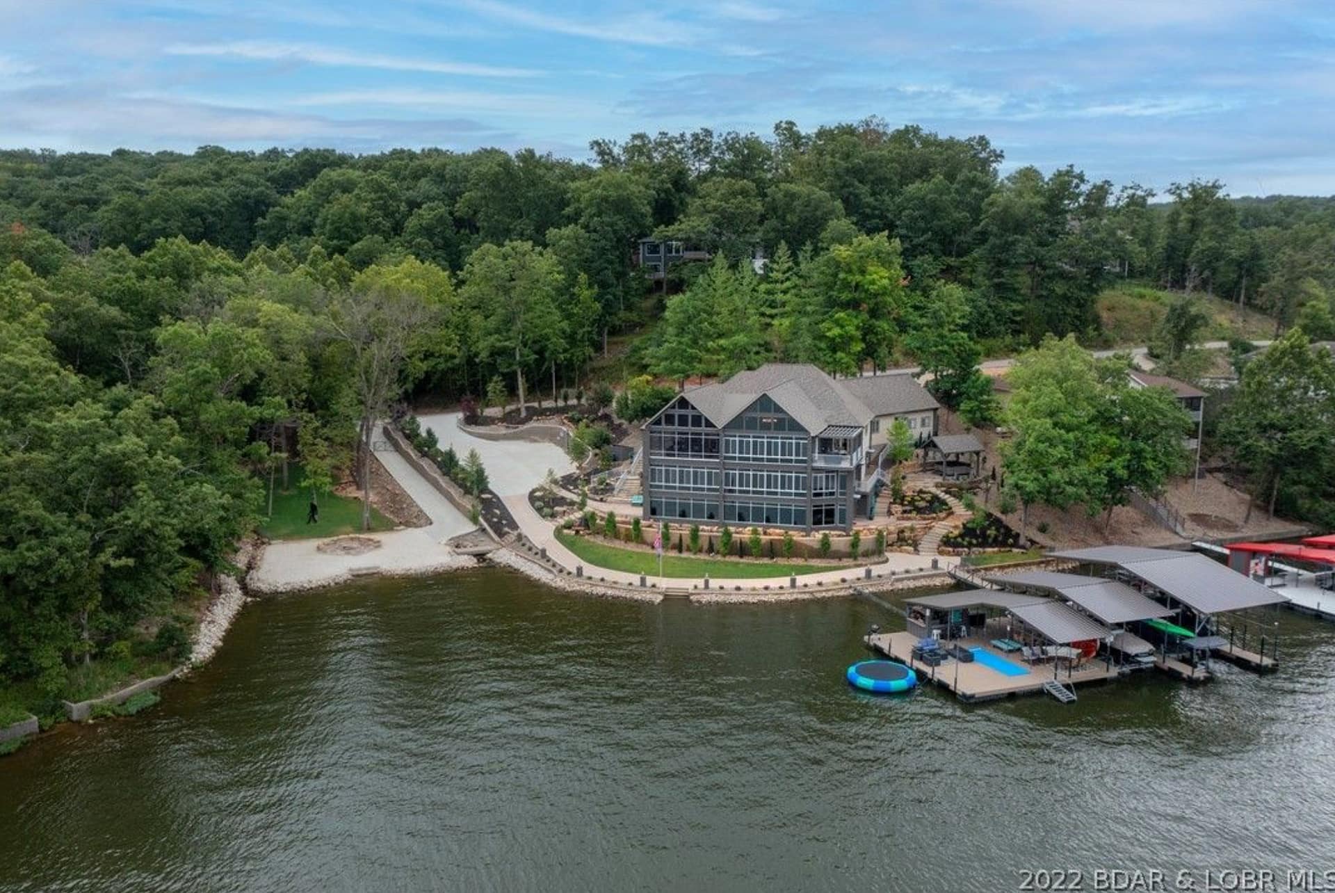 4 Million Lakefront Home In Camdenton, Missouri (PHOTOS)