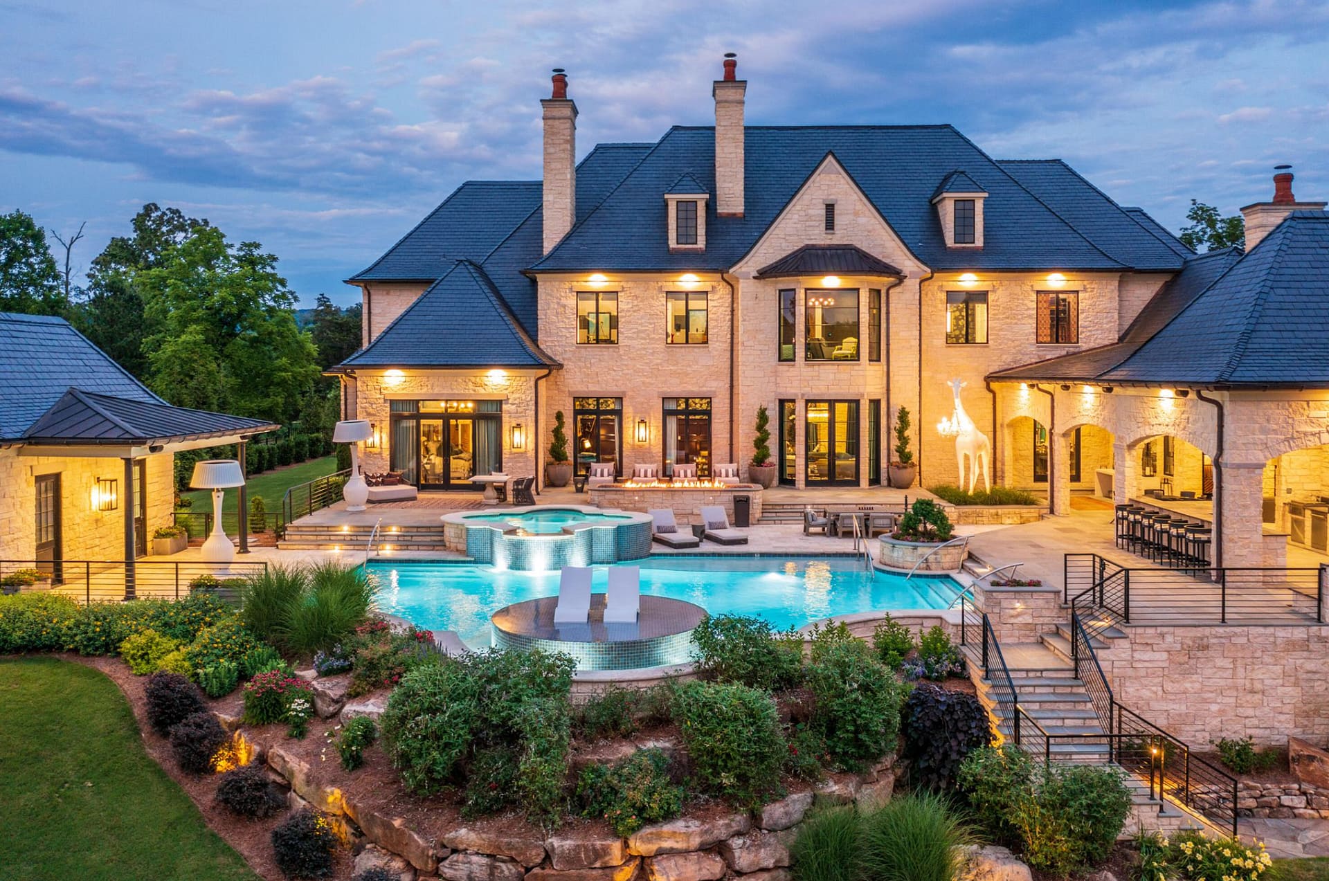 Stunning Lakefront Home In Ooltewah, Tennessee (PHOTOS)