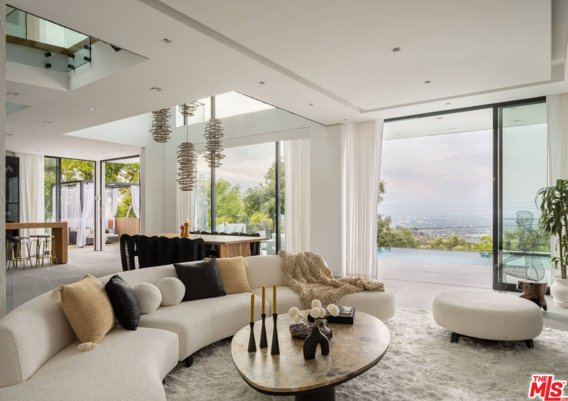 $8 Million Modern New Build In Los Angeles (PHOTOS)