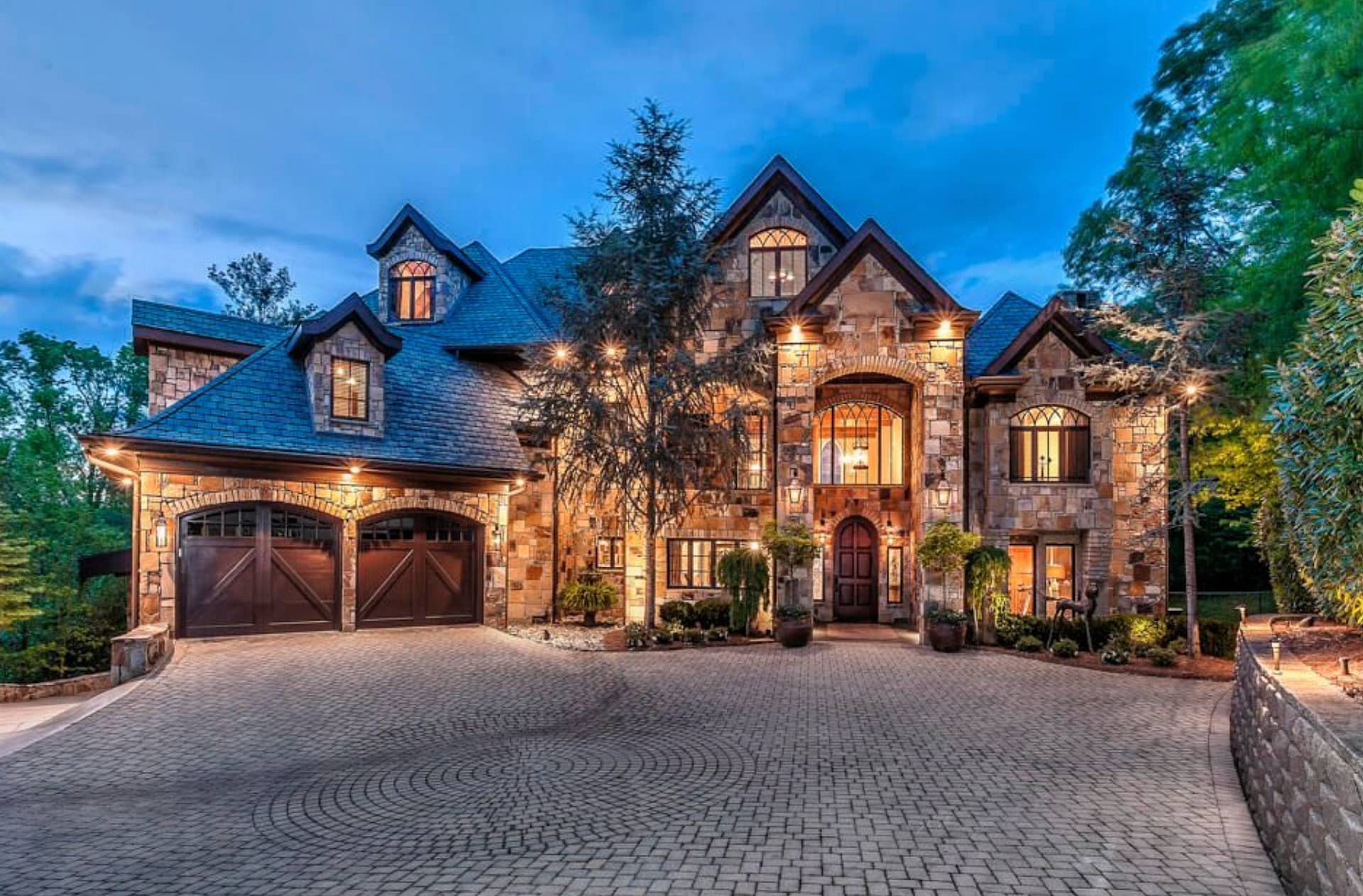 $5 Million Lakefront Estate In Knoxville, Tennessee