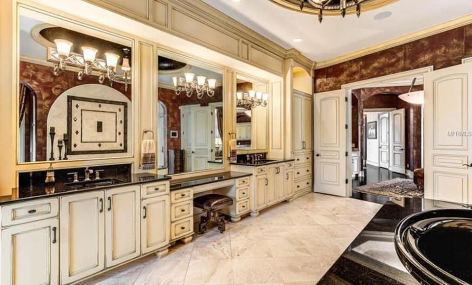 13,000 Square Foot Lakefront Mansion In Longwood, Florida Homes of the Rich