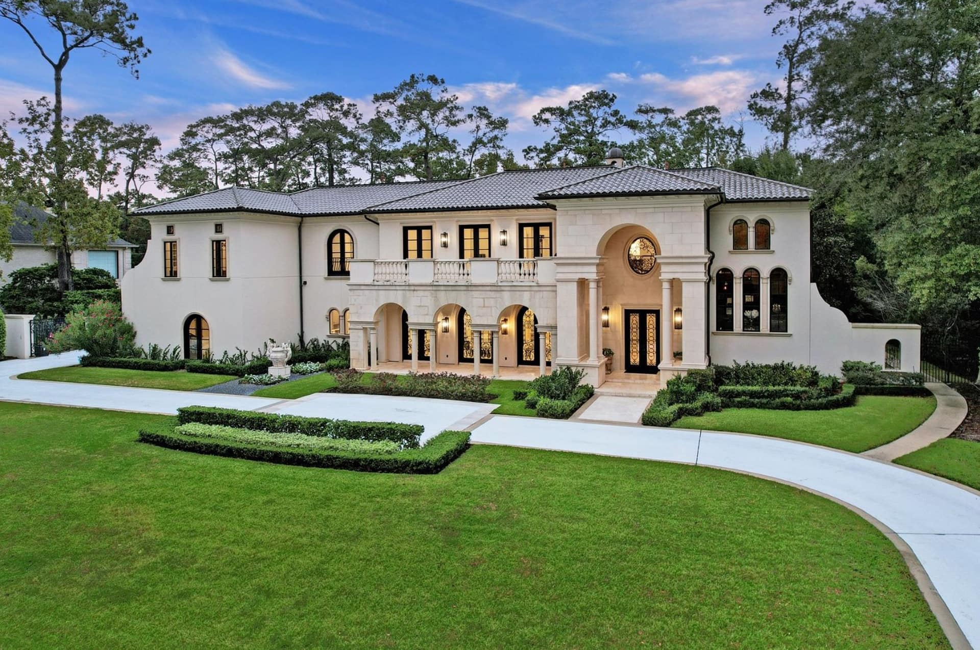 10,000 Square Foot Home In Houston, Texas (PHOTOS)