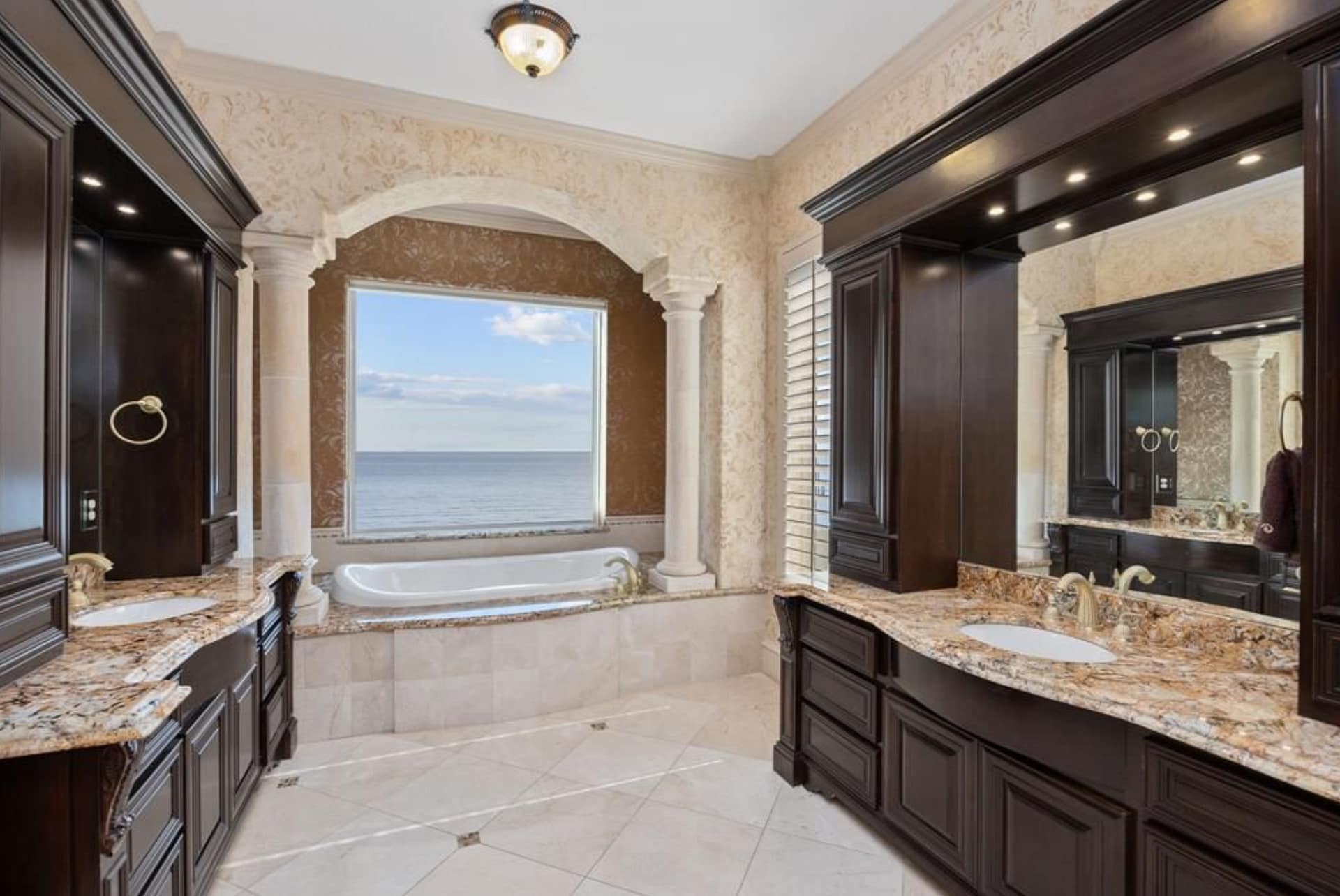 Luxury Waterfront Home In Seabrook, Texas (PHOTOS)