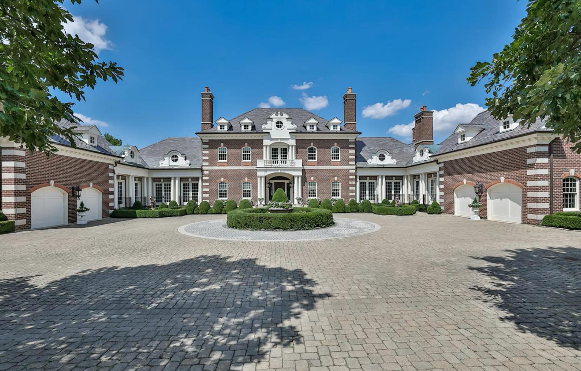 Grand 17 Acre Estate In Ohio (PHOTOS)