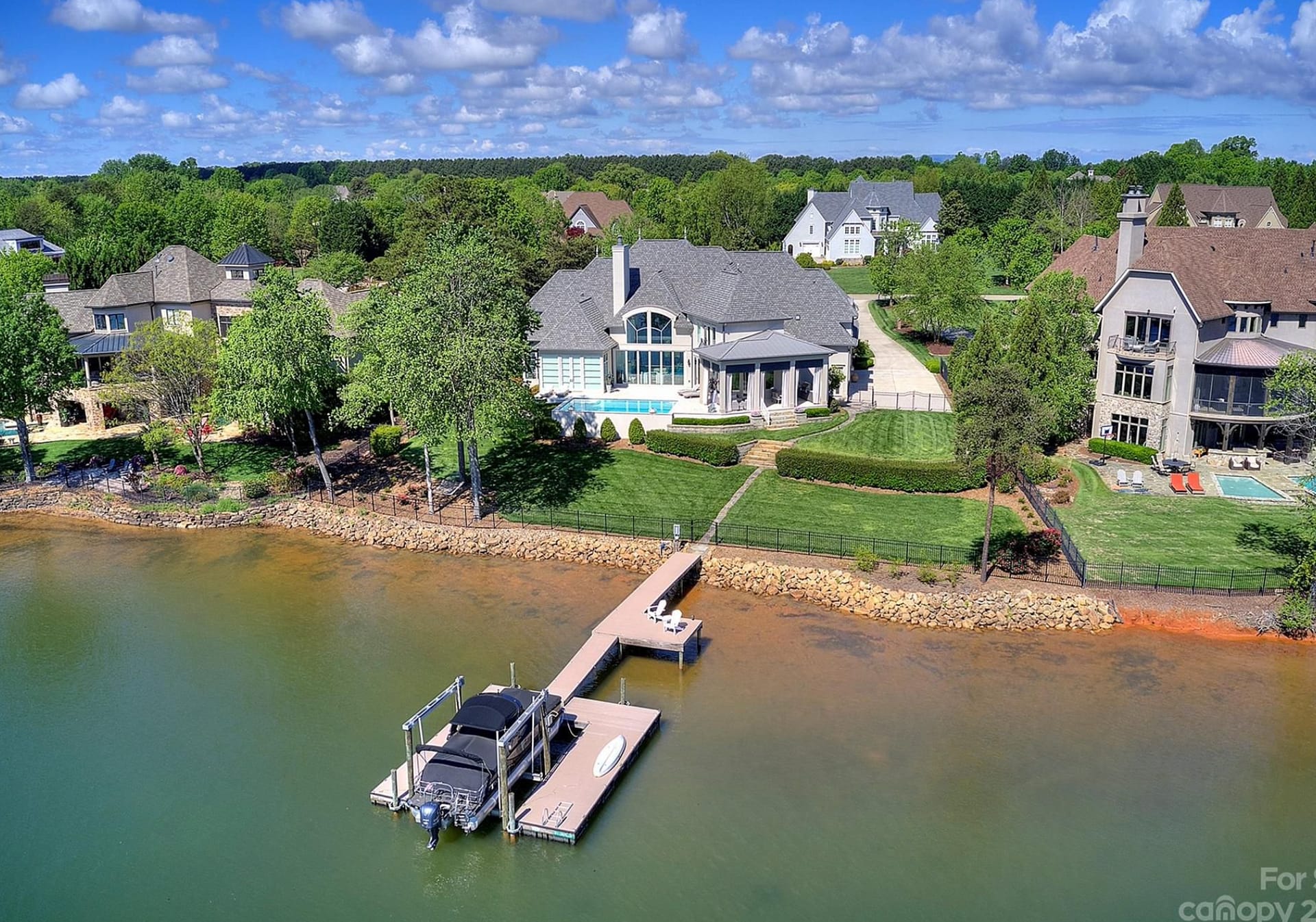 4 Million Lakefront Home In North Carolina PHOTOS   Screen Shot 2023 05 03 At 6.58.56 AM 