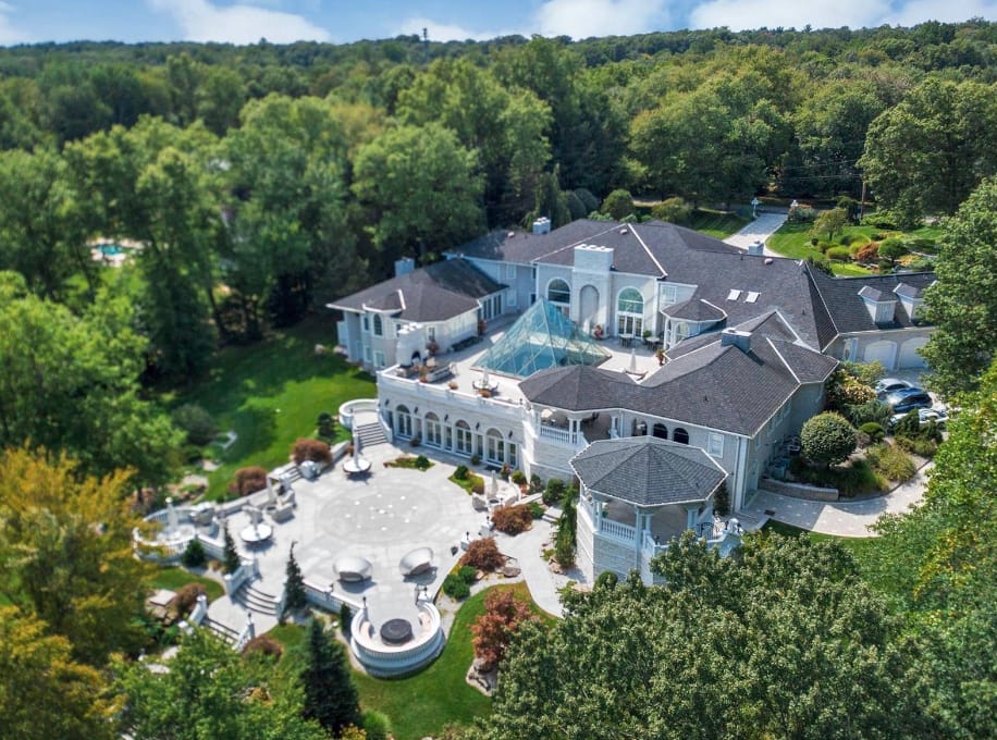New Jersey Home With Amazing Indoor Pool (PHOTOS) Homes of the Rich