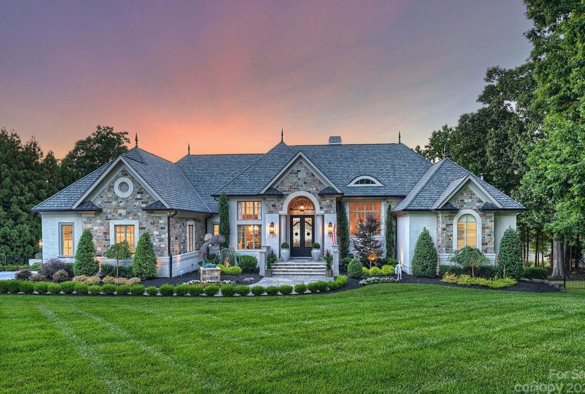 $5 Million Lakefront Home In North Carolina (PHOTOS)