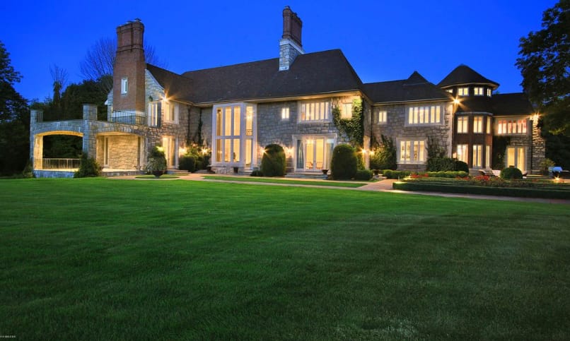 Is Tom Brady house-hunting in Connecticut and New Jersey?