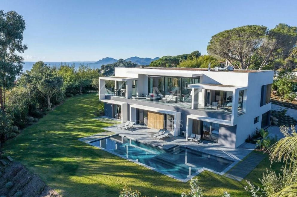 Newly Built Modern Villa In Cannes, France - Homes of the Rich