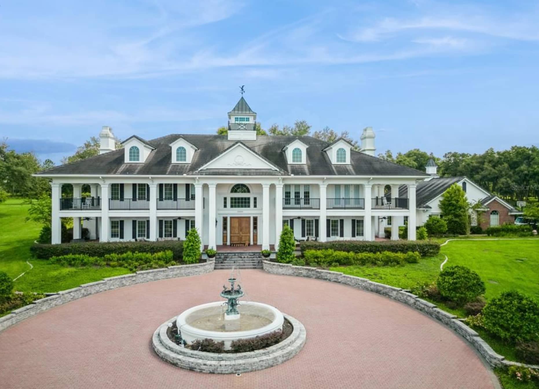 69 Acre Equestrian Estate In Florida With Clubhouse And Barn