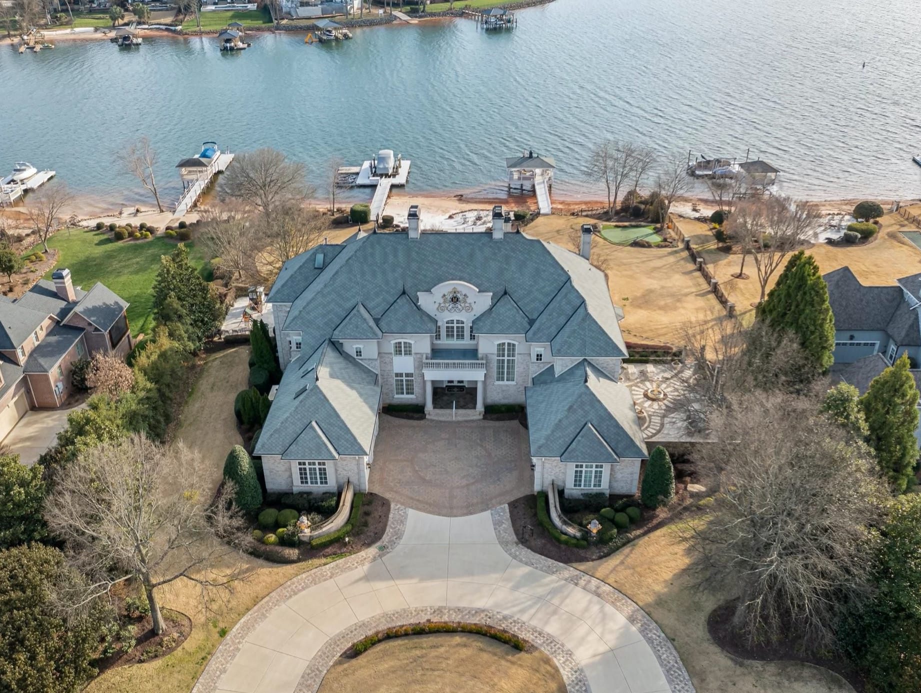 9 Million Lakefront Home In North Carolina PHOTOS   Screen Shot 2023 02 25 At 9.37.27 AM 