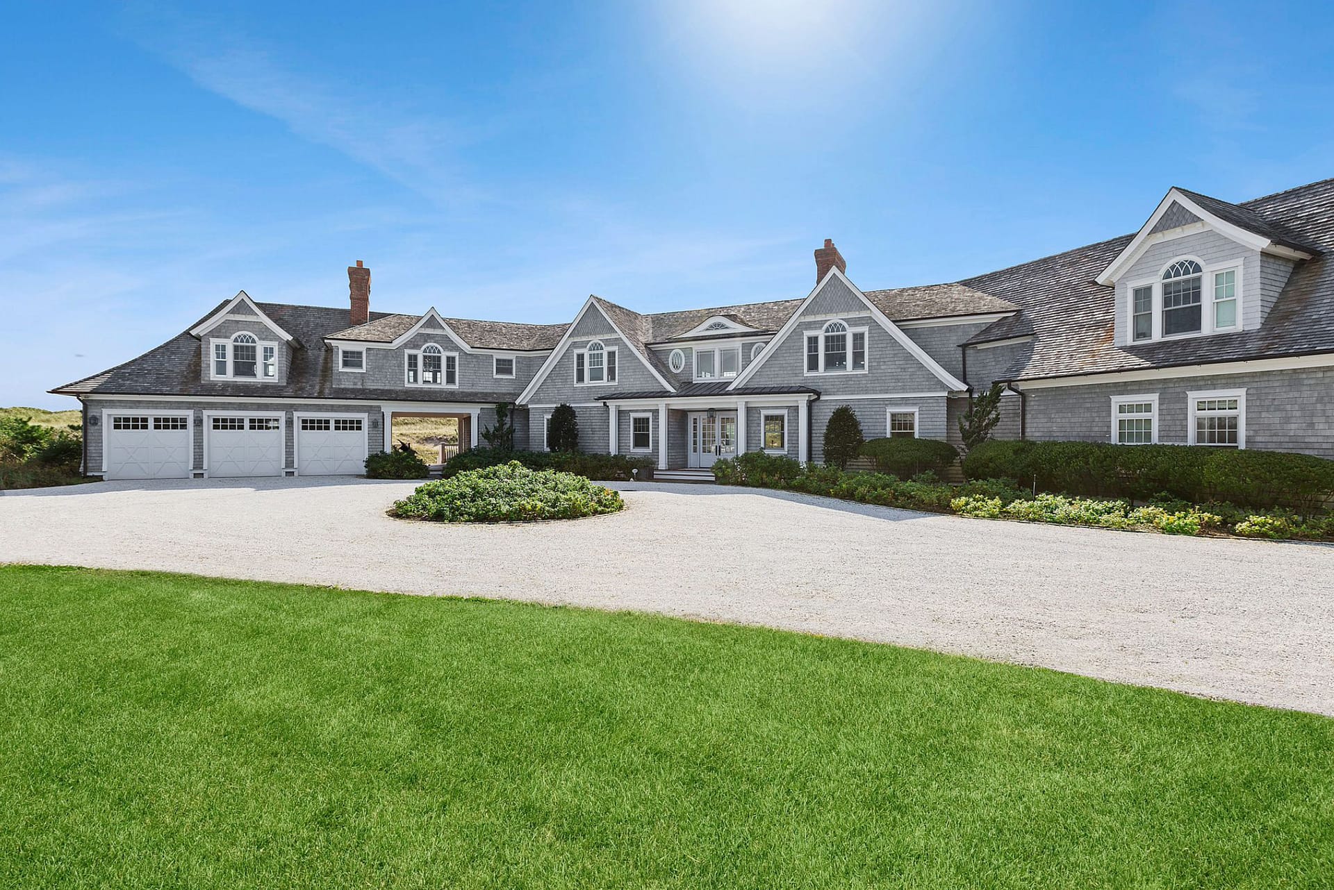 $25 Million Oceanfront Home On Long Island (PHOTOS)