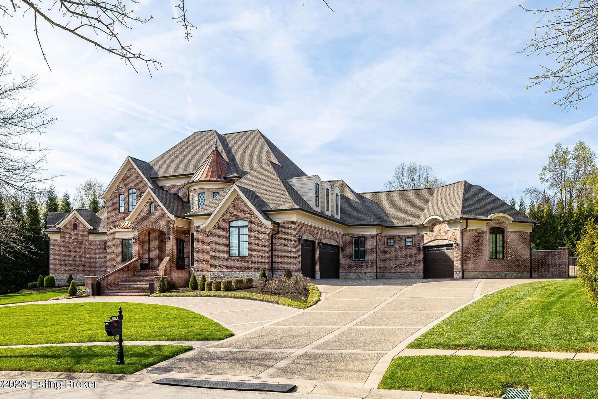 Kentucky Home With Pool & Sports Court (PHOTOS)