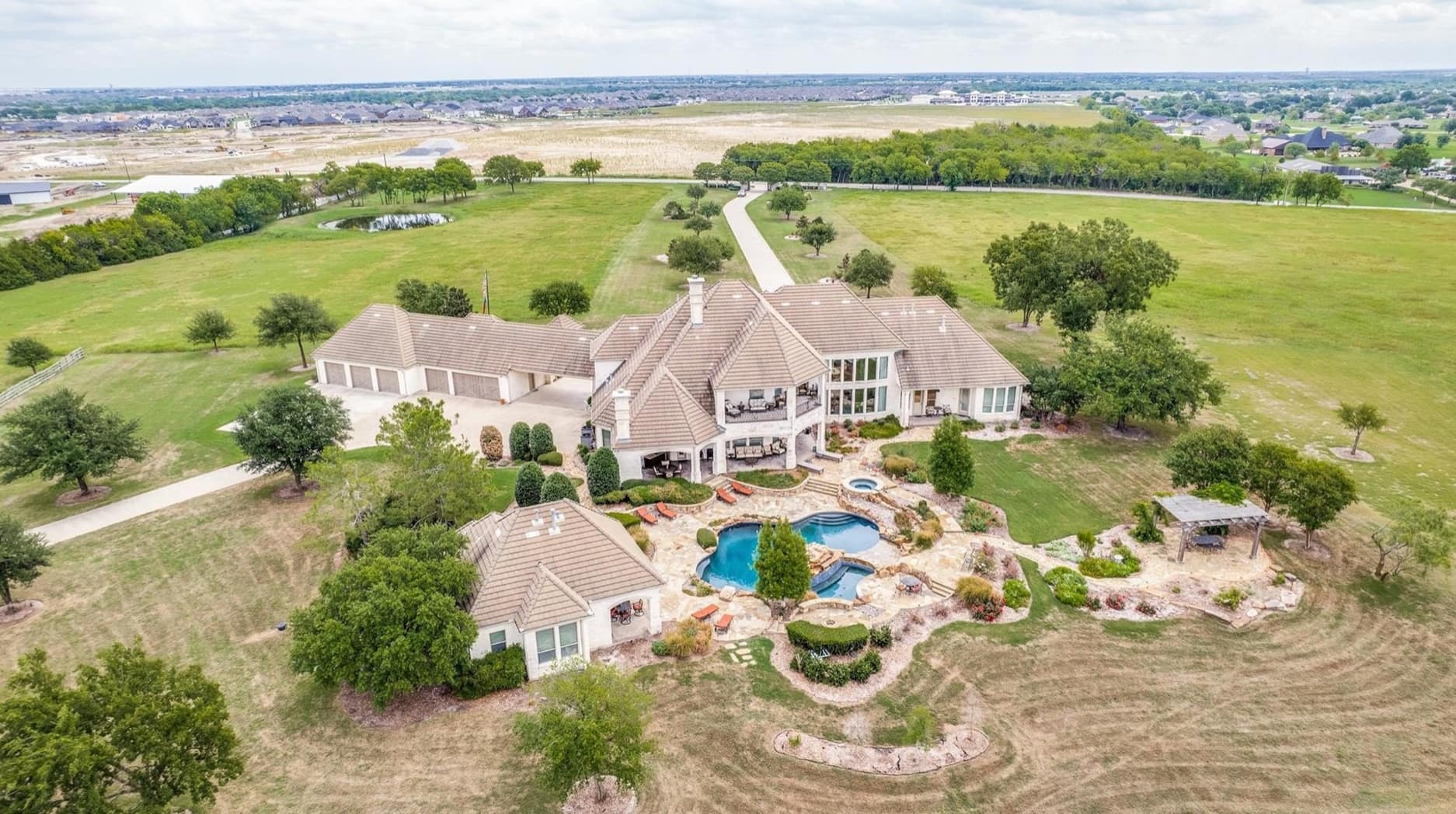 50 Acre Estate In Forney, Texas (PHOTOS)