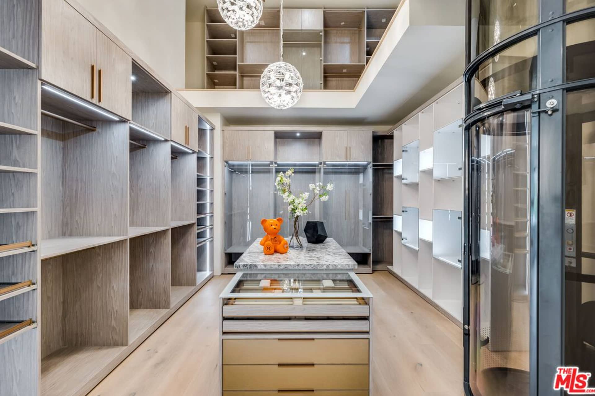 California Home With 2-story Master Closet (photos)