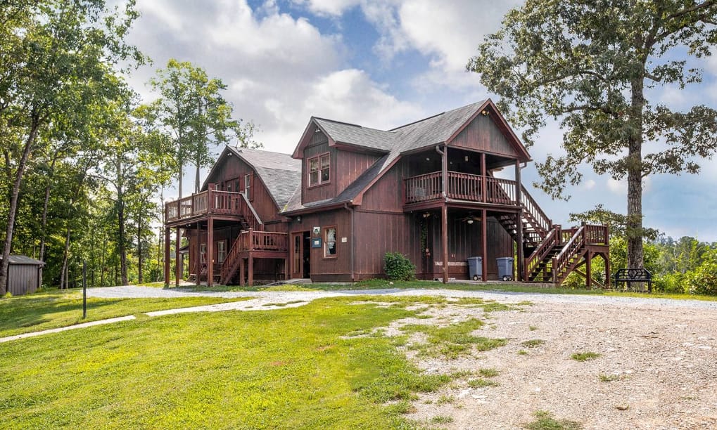 369 Acre Lakefront Estate In Rockmart, Homes of the Rich