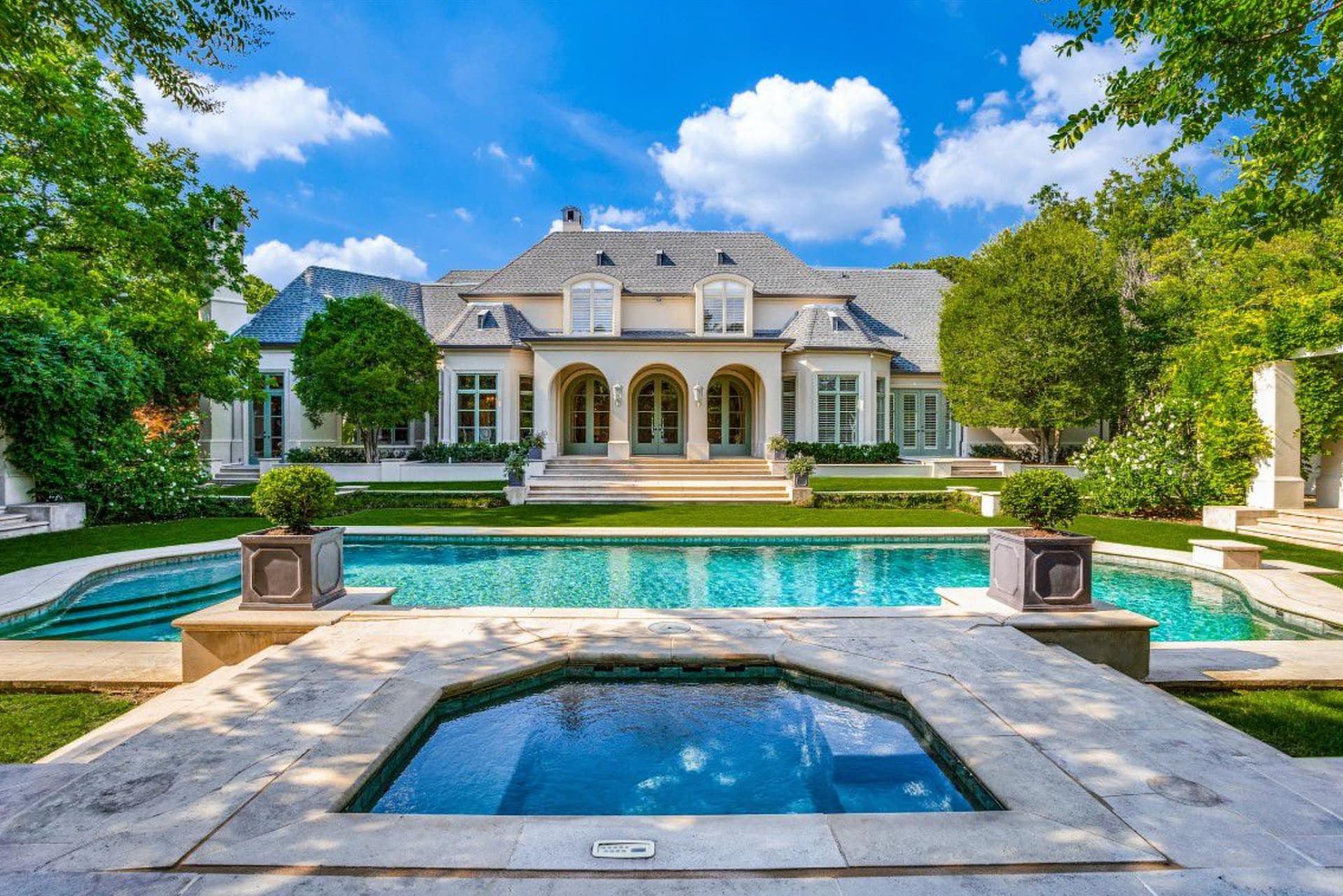 Gated French Style Home In Dallas, Texas (PHOTOS)