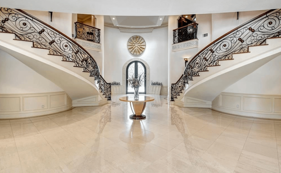 20,000 Square Foot Gated Mansion In Houston, Texas - Homes of the Rich