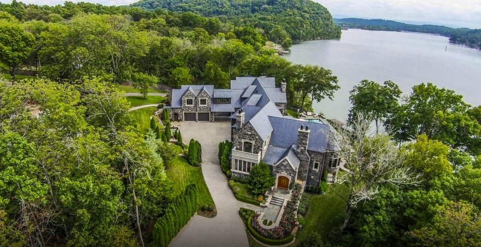 Jason Aldean's 120 Acre Estate In Columbia, Tennessee Homes of the Rich(02)