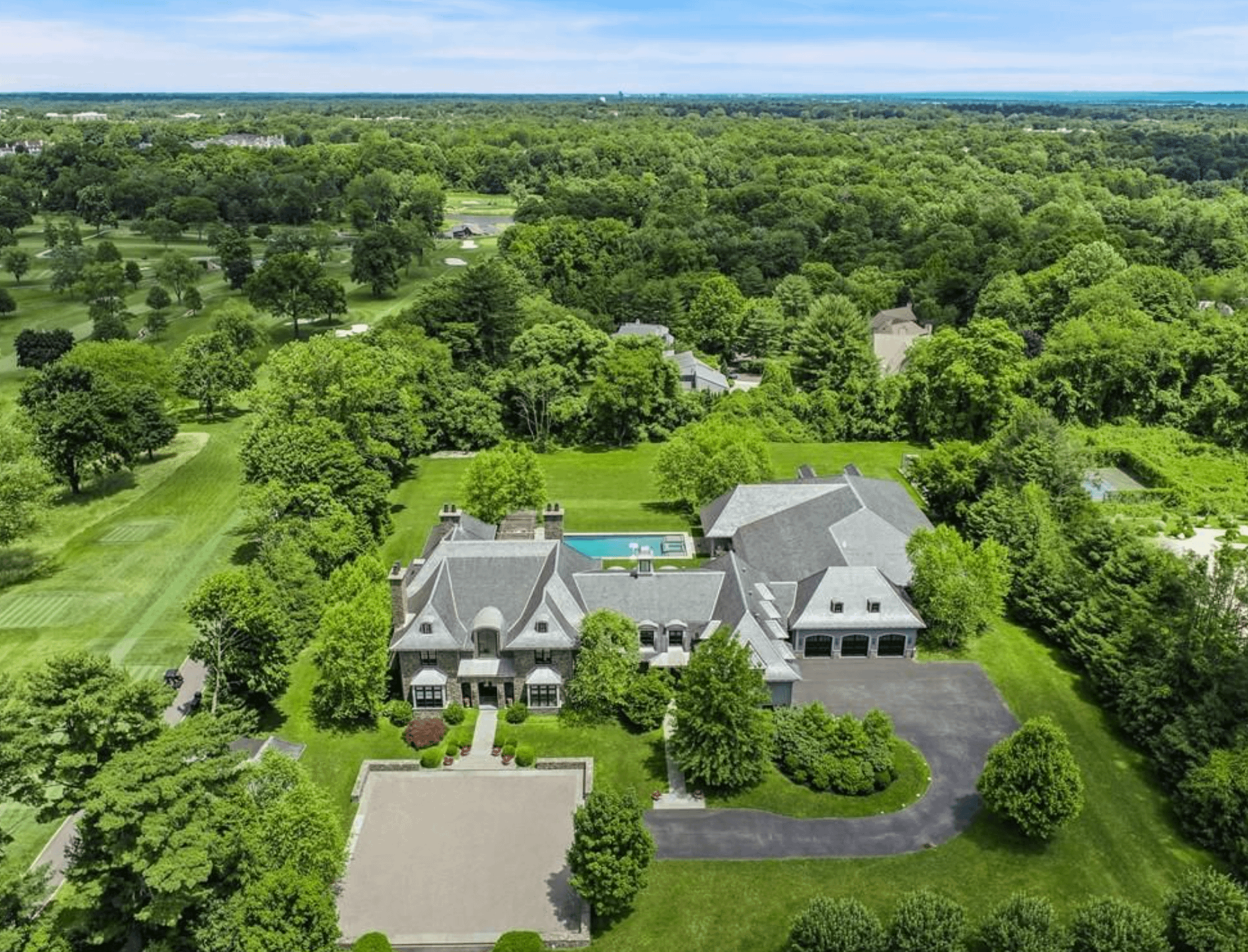 New York Home With Amazing Indoor Basketball Court (PHOTOS)
