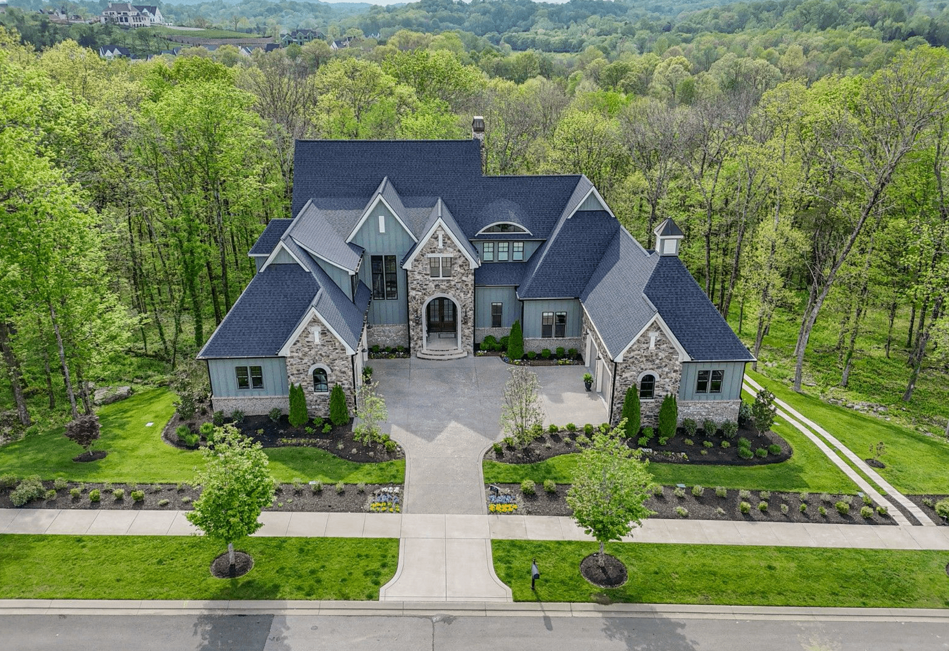 Tennessee Home Comes With Walk-In Gun Safe (PHOTOS)