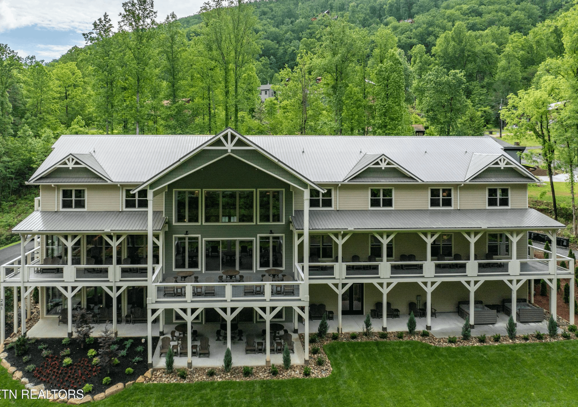 Tennessee Home With 57-Seat Movie Theater (PHOTOS)