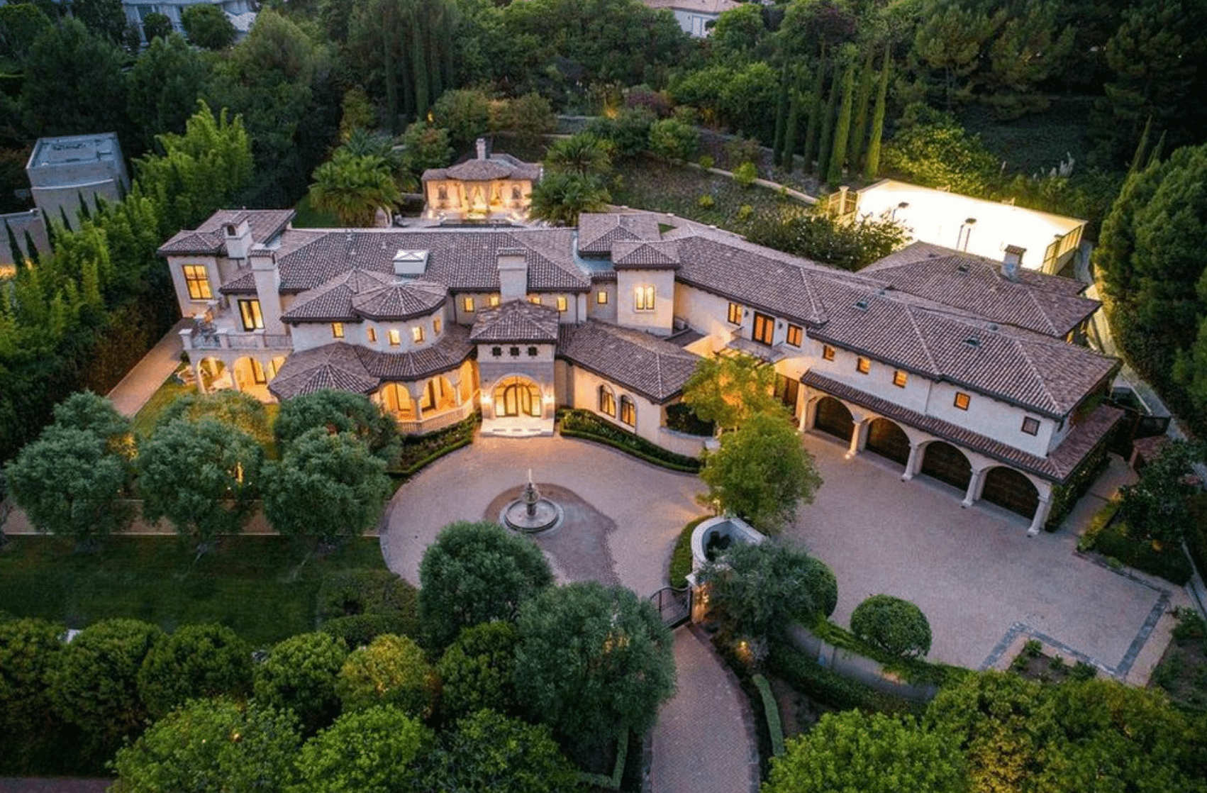 Inside Sofia Vergara's $26 Million Beverly Hills Mansion (PHOTOS)